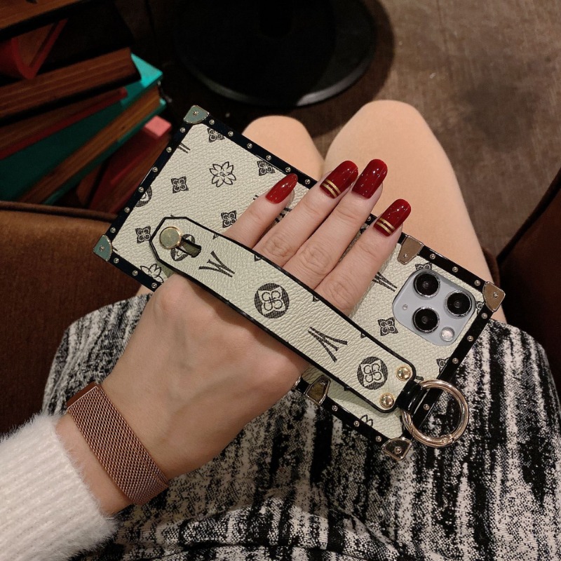 New Luxury Fashion Hand strap Leather Case For Apple Iphone 11 12 13 14 15 16 Plus Pro Max Holder Shockproof Cover Phone cases