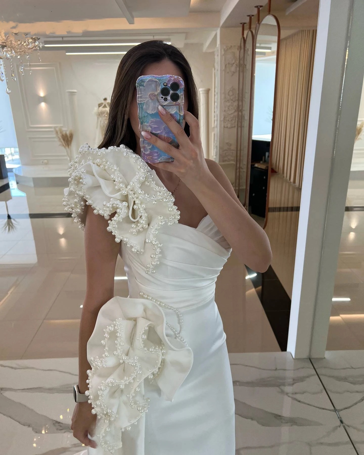 Elegant Pearls Wedding Dresses Ruffle One Shoulder Bridal Gowns with Detachable Train Princess Sleeveless Sweep Train Customized Vestidos de noche