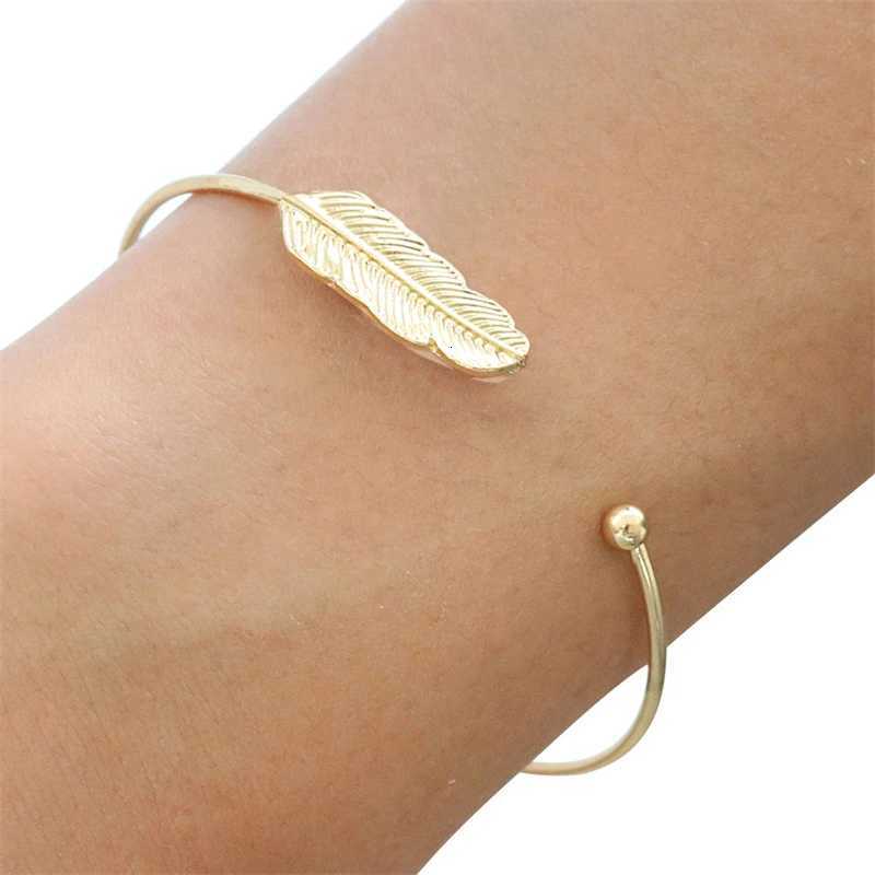 oun Cuff Womens Bangles Gold Color Metal Feather Shape Adjustable Open-Bangle Punk Fashion Hip Hop Style Wrist Jewelry Pulseras Z250807