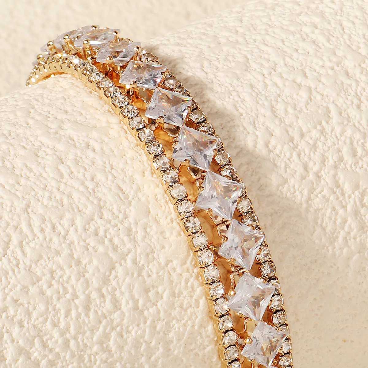 Elegant and Versatile Claw Chain Bracelet Luxury Rhinestone Unique Womens Bracelet Wedding Bride Jewelry as a Gift Z250807