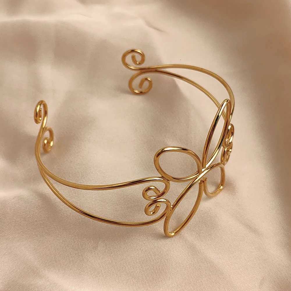 Creative Wire Button Pattern Butterfly Ungolded Womens Bracelet High-Quality Waterproof Metal Bracelet Party Jewelry Z250807