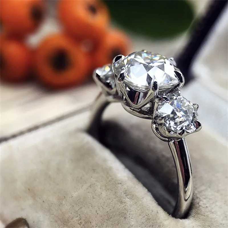 925 Sterling Silver Wedding Band Rings for Women Sparkling Crystal Cubic Zirconia Engagement Ring Party Hot Jewelry Gifts Y250808