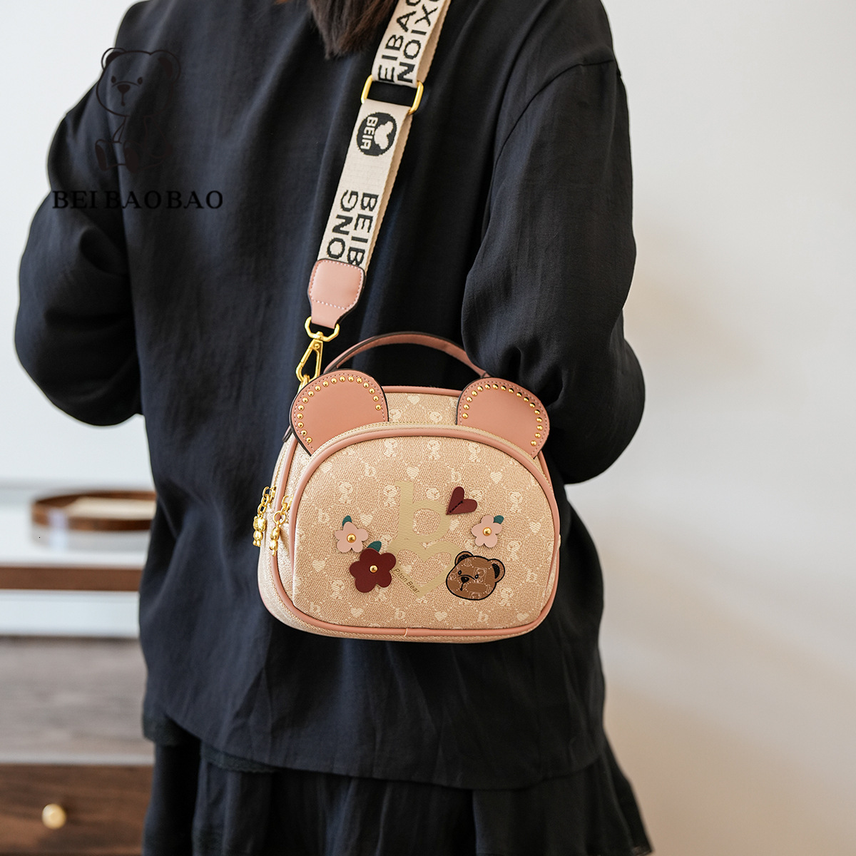 Light Luxury Small Round Niche Design Shoulder Versatile Women's Crossbody Bag ddmymoon