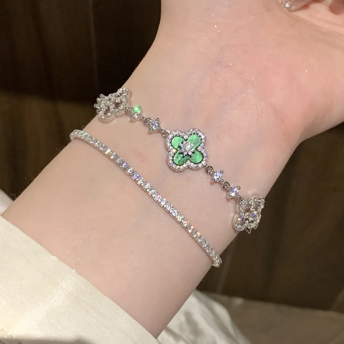 Zircon Rhombus Hollow Flower Light High-end Elegant Bracelet Personality Exquisite Fashion Versatile Jewelry for Women