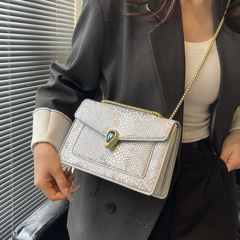 Free Shipping 2025 New Women's Designer Serpentine Diamond Luxury Brand Texture Commuter Women's Small Square Bag Banquet Bag Wallet Makeup 