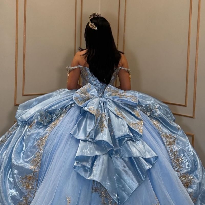 Sky Blue Shiny Quinceanera Dresses Off The Shoulder Applique Lace Beading Crystal Corset Bow Tull Ball Gown Vestidos De 15 Anos Sweet 16 Dress