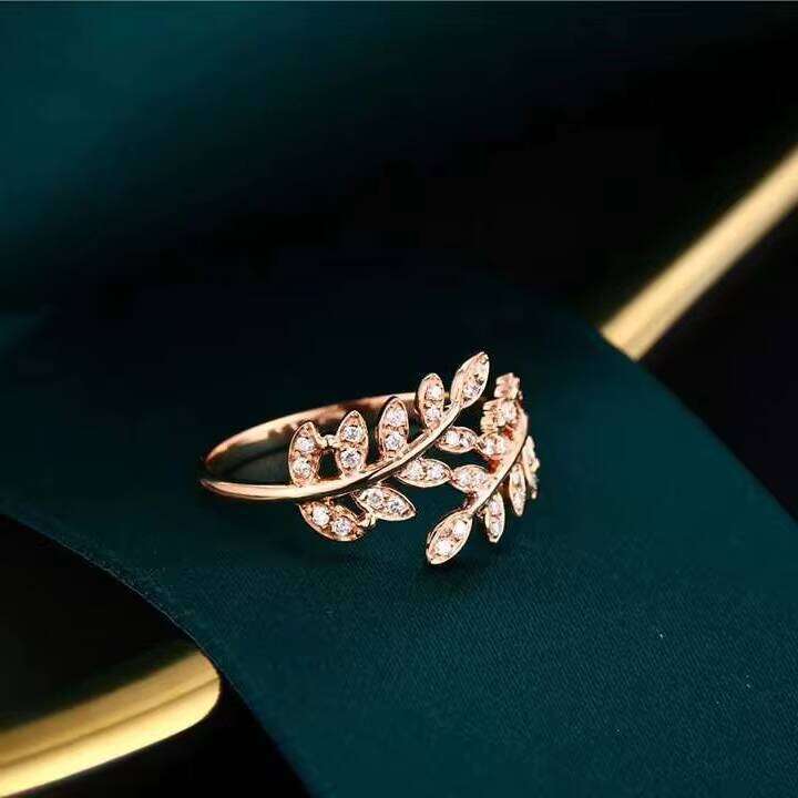 High-end Niche Design Never Fade Leaf Style Open Solid Gold VVS Round Cut Moissanite Engagement Ring for Women