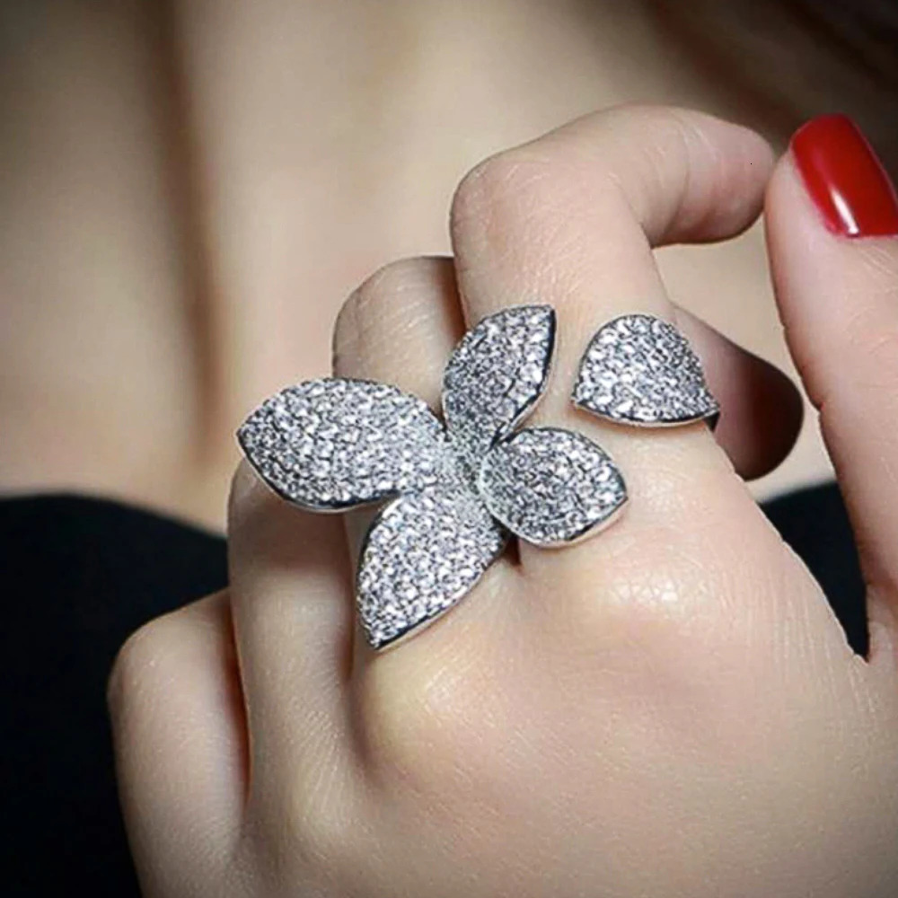 100% Hyperbole Sparkling Flower Opening Rings for Women Full Bling Iced Out Wedding Party Accessories Aesthetic Jewelry 250717