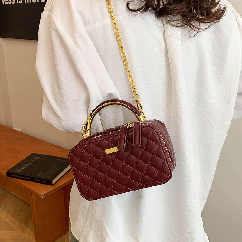 bags Handheld purse and Luxury wallet Chain Small Square 2025 Spring New Style Designer High-Quality Texture Single Shoulder Crossbody Bag