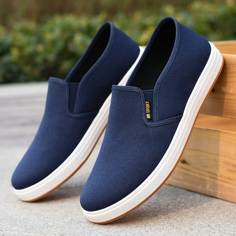 Men Canvas Shoes Lightweight Casual Shoes Black Flats High Quality Soft Male Loafers Slip on Men Vulcanized Shoes Zapatos 250805