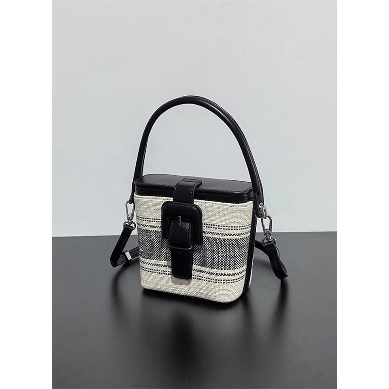 2025 Autumn New Women's fashion Shoulder Bag Retro Striped Color Blocked Women's Bucket Bag Women's Crossbody Bag Autumn New Designer B