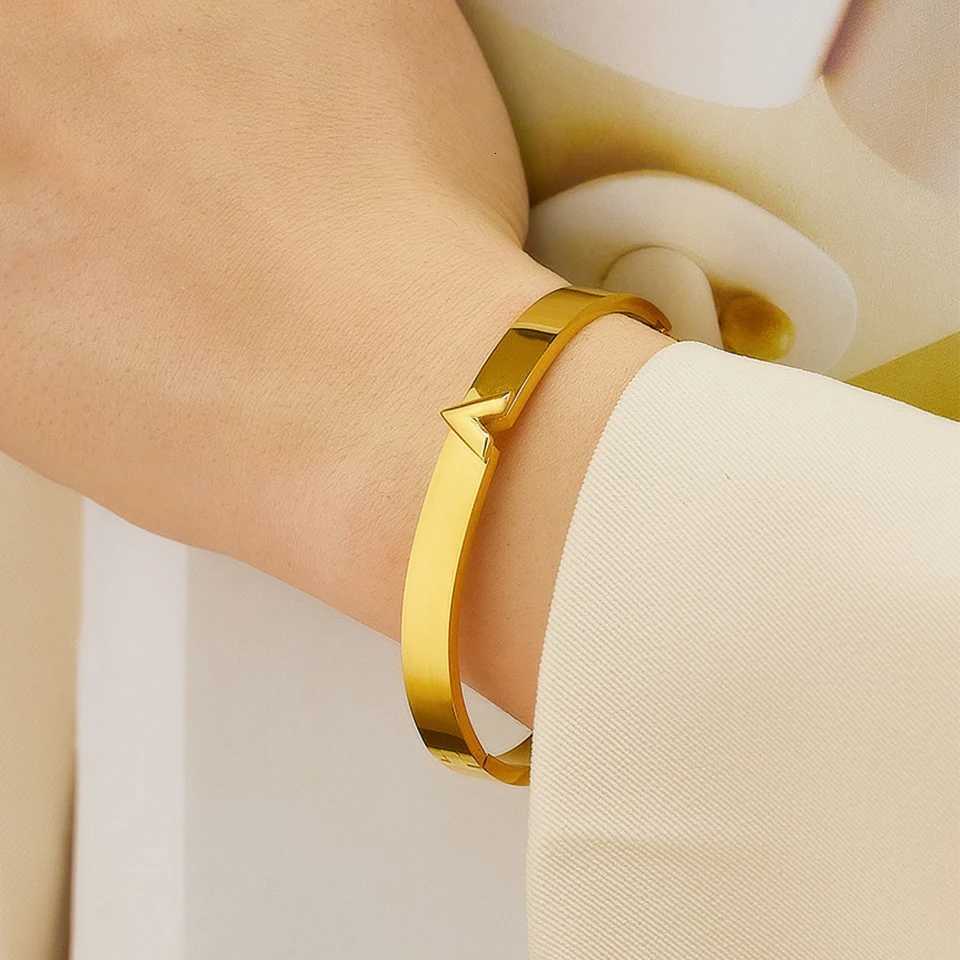 Yupsk Classic Smooth Stainless Steel Letter V Bangles for Women Men Fashion Wide Bracelet Couple Waterproof Jewelry Gift Z250807