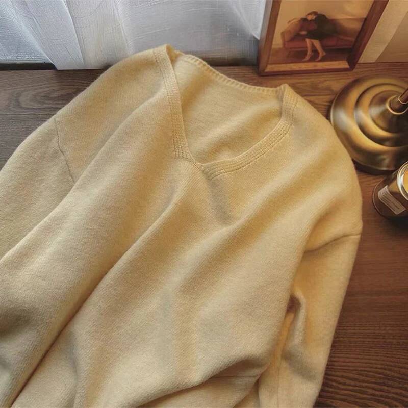Basic Vintage Long Sleeve Bottoming Sweaters Women Autumn Winter Soft Warm V-Neck Pullovers Elegant Loose Fit Age-Reducing Tops dongdumaoyi