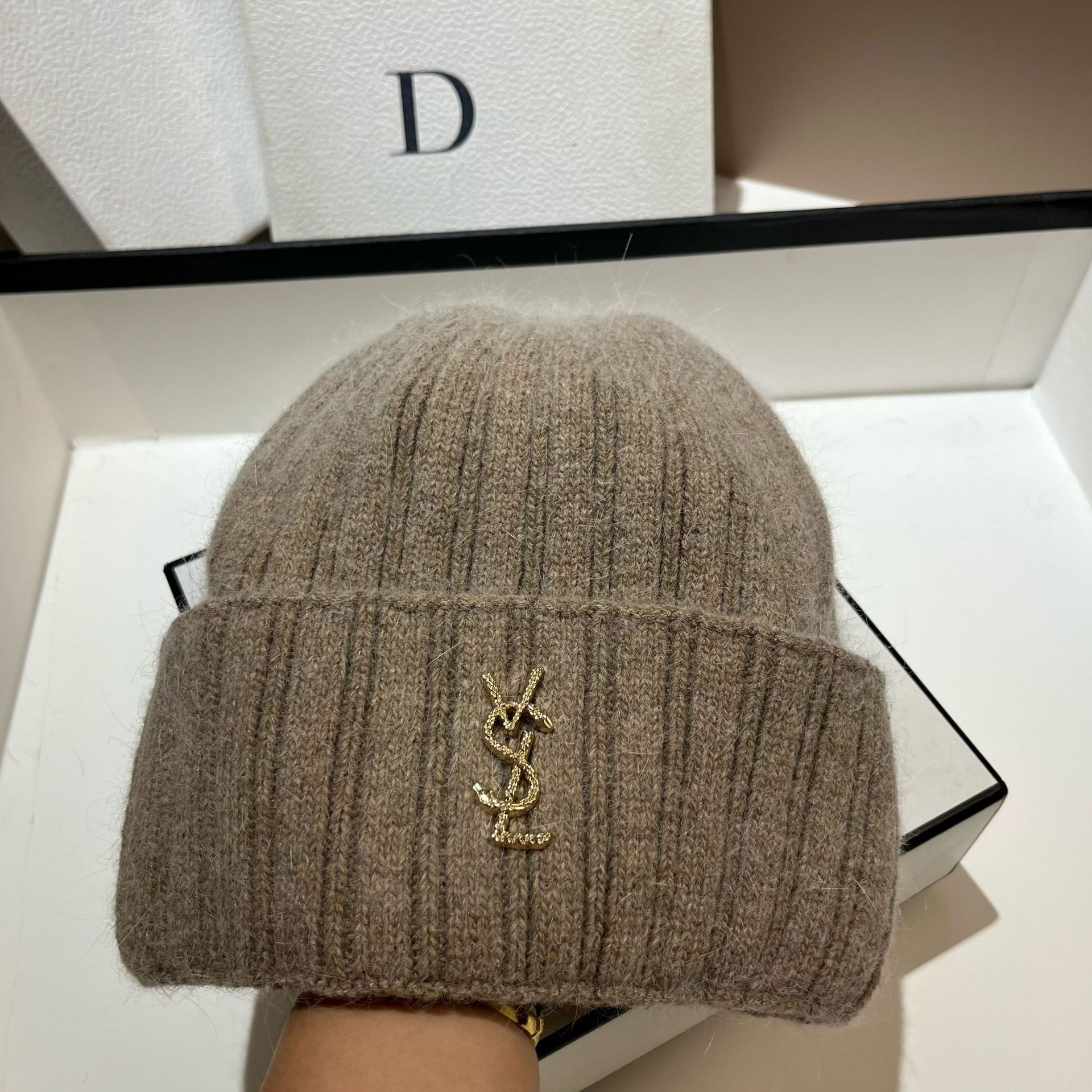 Rabbit hair knitted hat winter French simple plush ear-protector hat Nordic new soft waxy wool hat female 2025s hot