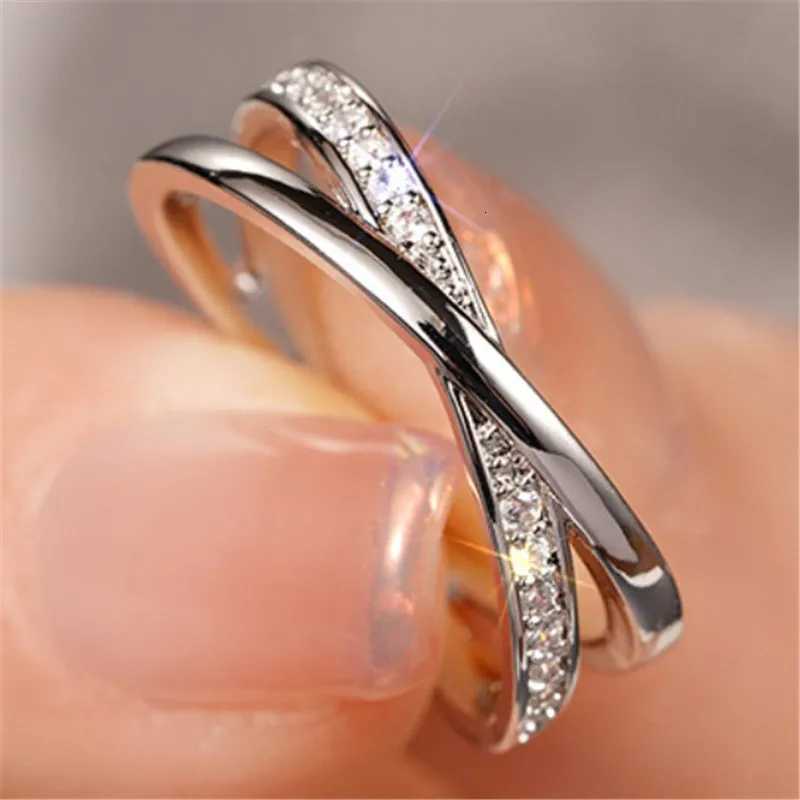 925 Sterling Silver Cross Ring Lady Trendy Jewelry Brilliant AAA Cubic Zirconia Stylish Daily Accessories for Women Y250808
