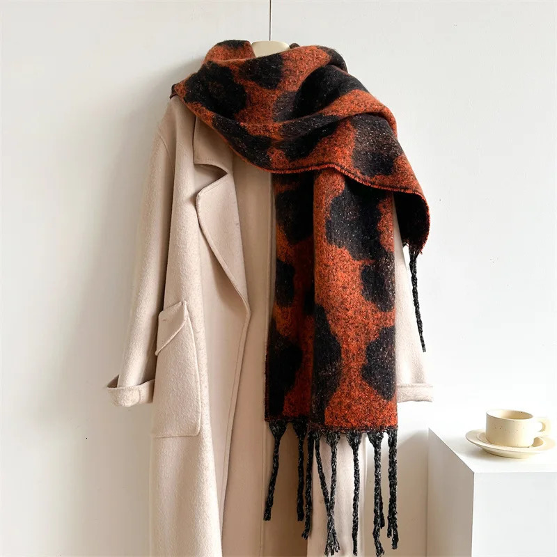 Autumn Winter Cashmere Scarf Men Women Thickened Warm Elegant Neckerchief Leopard Print Soft Long Tassel Scarves 250807