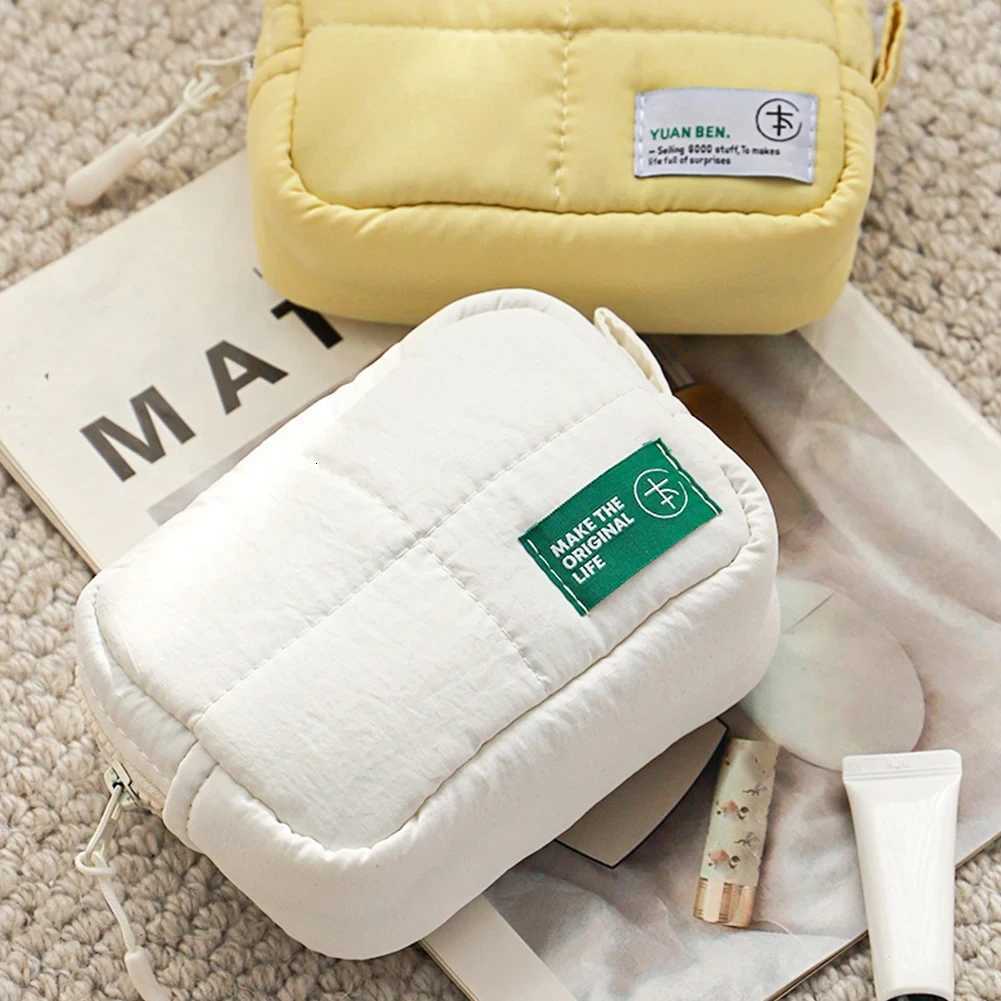 100% Quilted Makeup Bag Makeup Storage Bag Aesthetic Cosmetic Holder Bag Waterproof Puffer Cosmetic Pouch Outdoor Travel Bag Y250808