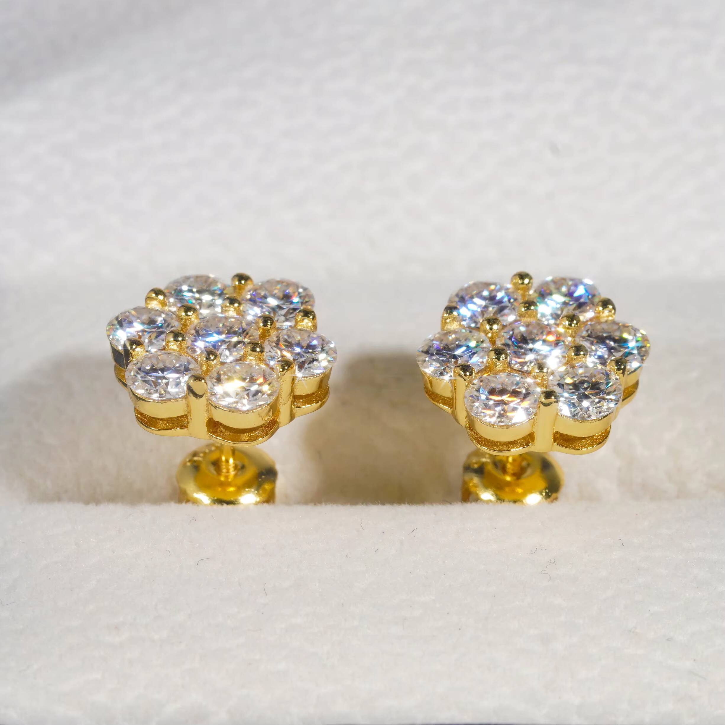 China Jewelry Wholesale Flower Shape Sterling Sier VVS Moissanite Cluster Stud Earrings White Gold Plated Ear Studs