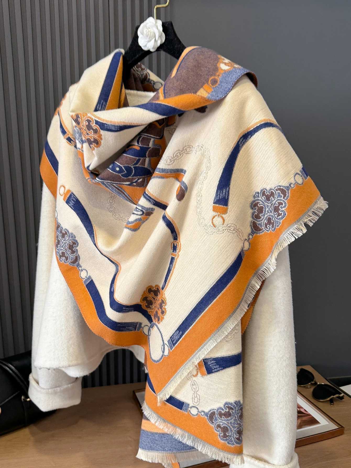 NEW Brand The Horse Design Two-Sided Thickened Pashmina Scarf Blanket Cashmere Short Beard Shawl Winter Keep Warm Female Scarf G250818