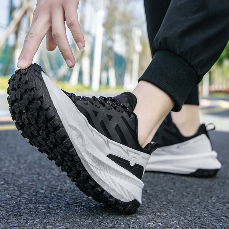 Men's trail running 2025 new autumn breathable sports shoes men's shockproof anti-skid mountaineering hiking leisure