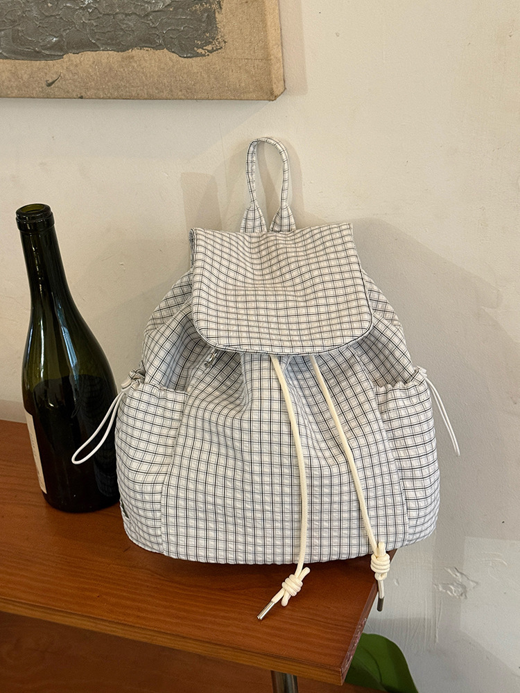 2025 fashion Autumn New Women's Backpack Trendy Lightweight Nylon Atmosphere Checkered Leisure Commuter Single Shoulder Designer