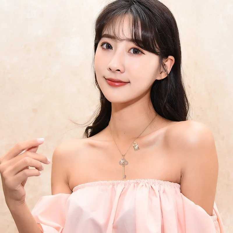 New Keylock Zircon Necklace with a Unique Fashionable and Cool Style Collarbone Chain y250808