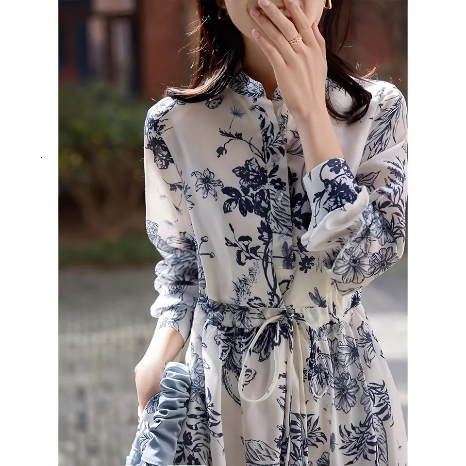 Womens spring and fall vintage print dress interpretation of elegant temperament lace-up slim French long sleeve long skirt 250728