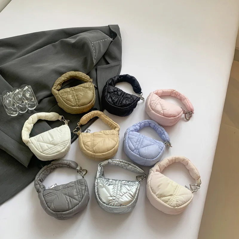 Womens Bag Pendants Korean Kawaii Cute Versatile Accessories Headphones Lipstick Change Multifunctional Storage Bags 250801