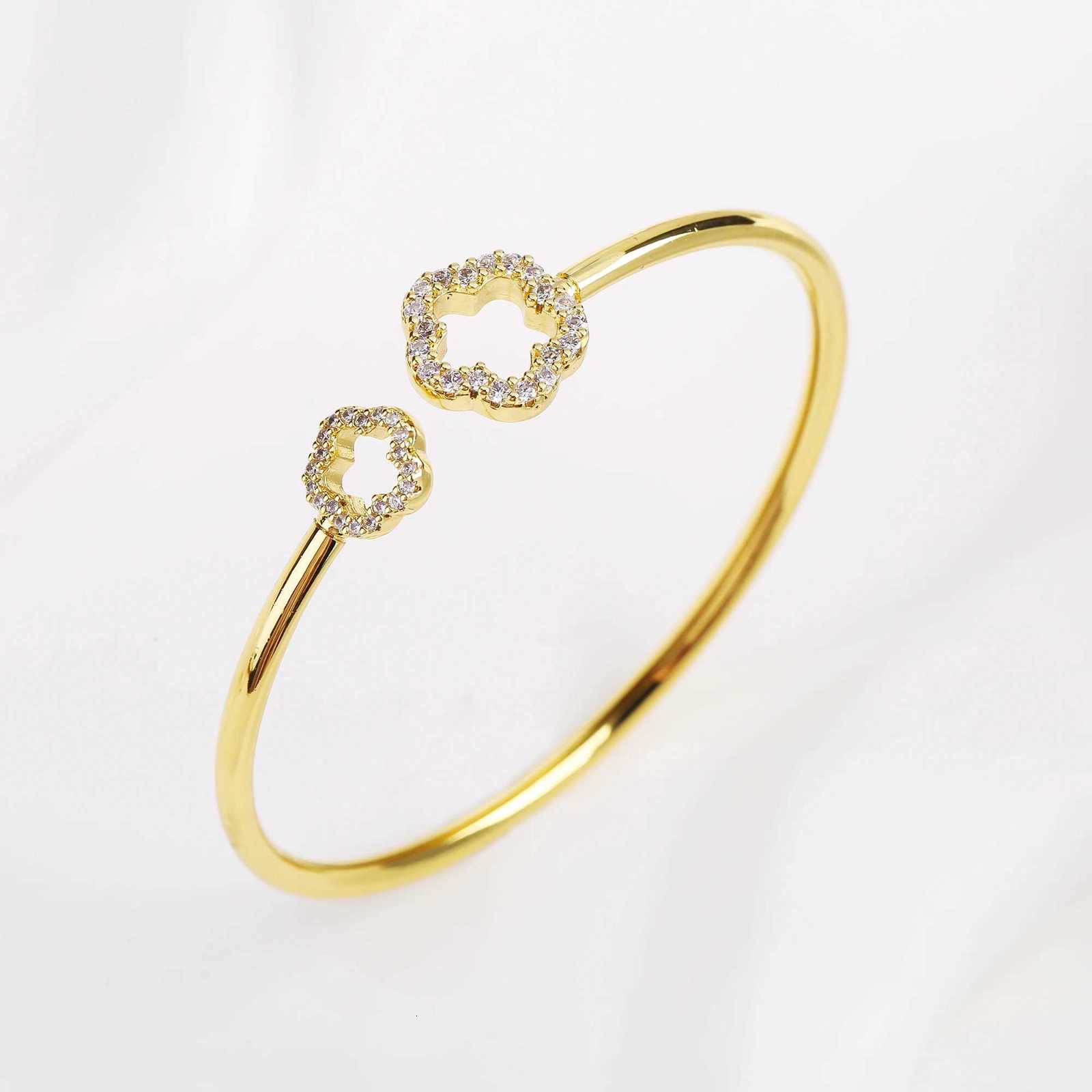 Flower Jewelry Bracelet Shiny Zirconia Hollow Five leaf Flower Open Bangle Simple for Women Girl Party Jewelry Gift Z250807