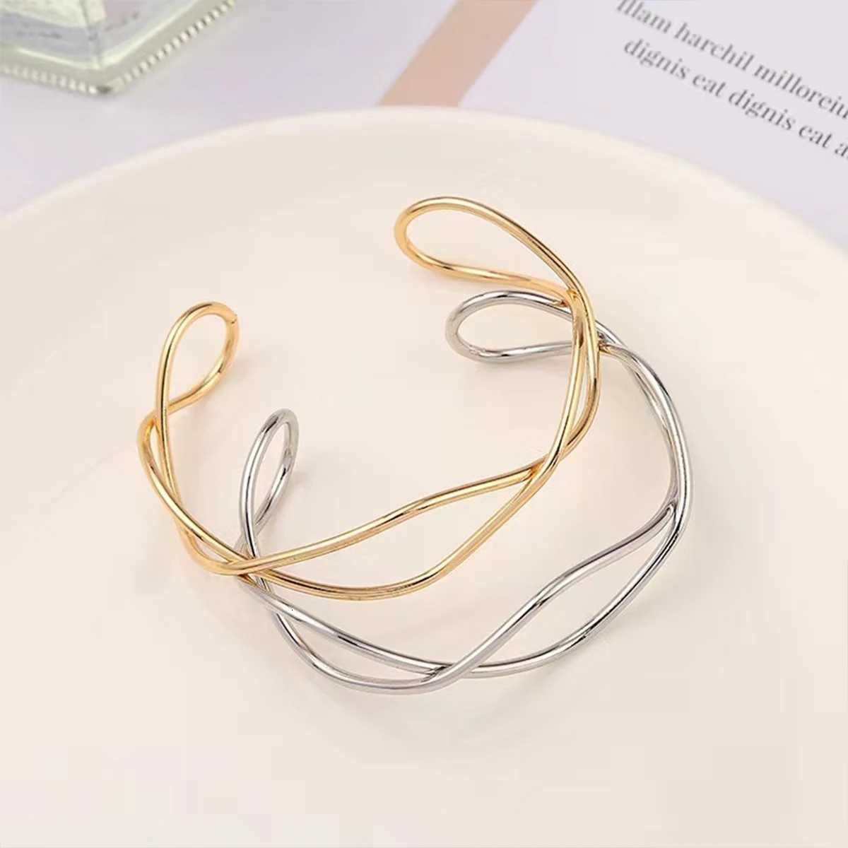 New Fashion Geometric Retro Metal Line Hollow Open Bracelet Z250807