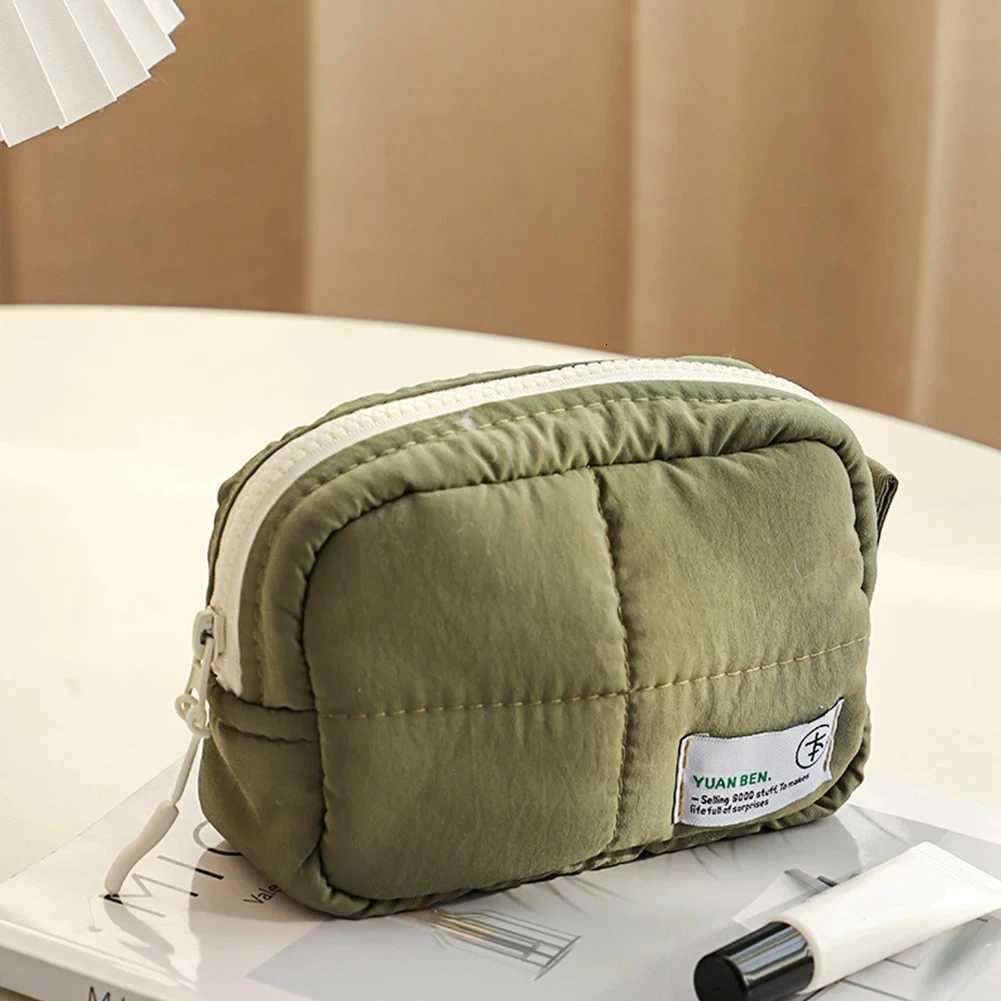 100% Quilted Makeup Bag Makeup Storage Bag Aesthetic Cosmetic Holder Bag Waterproof Puffer Cosmetic Pouch Outdoor Travel Bag Y250808