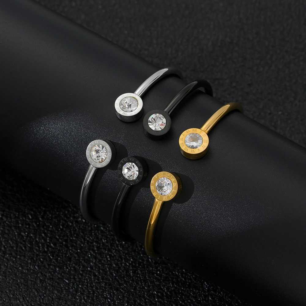 Luxury Crystal Cuff Bracelet For Women Roman Number Stainless Steel Bangles Jewelry Gift Z250807