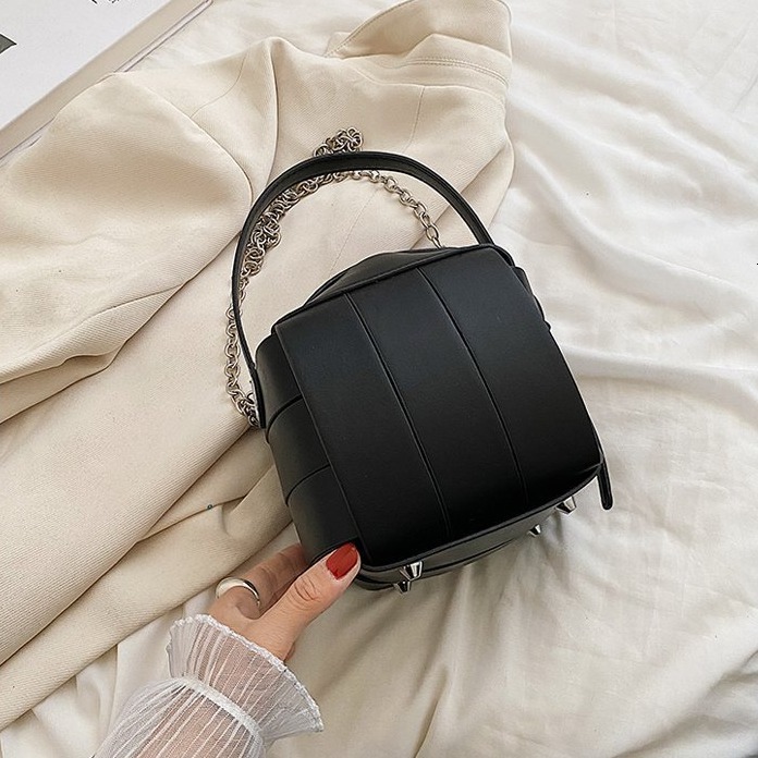 Luxury Brand Designer Bag 2024 Small Square Bag New Trendy Personality Daily Simple Shoulder Crossbody Bag Women's Woven Bag