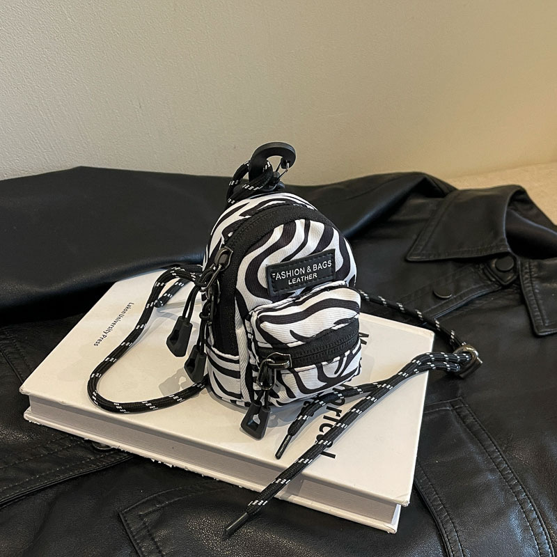 Mini Designer Bag Lipstick Earphone Small Bag 2025 New Trendy Fashion Pendant Bag Niche Free Delivery To Your Door Luxury Bag Design Fabric Single Sho
