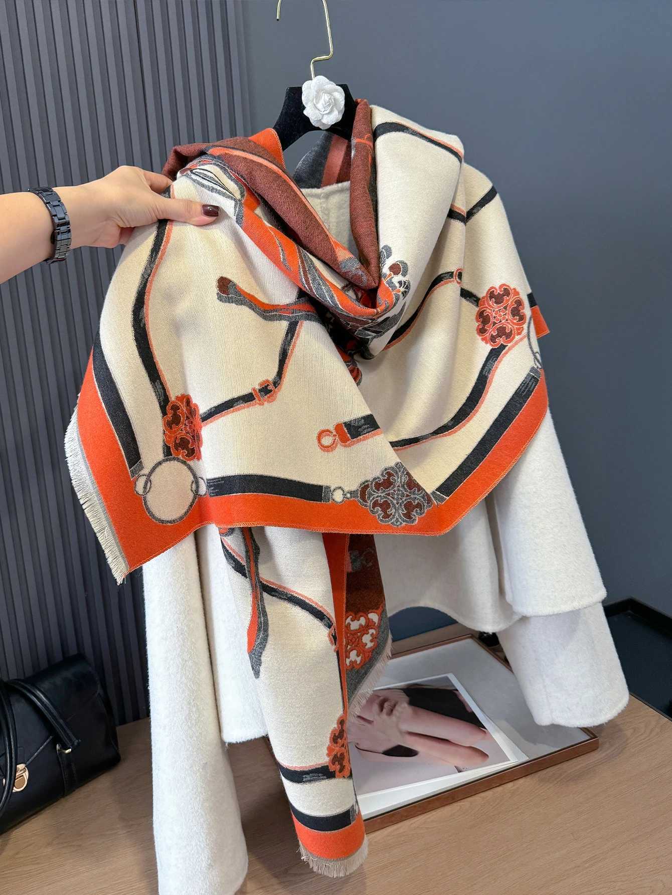 NEW Brand The Horse Design Two-Sided Thickened Pashmina Scarf Blanket Cashmere Short Beard Shawl Winter Keep Warm Female Scarf G250818