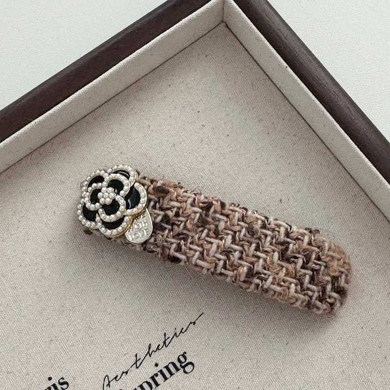 Fashion Wen Autumn Winter Lia Hair Band Heaear 2025 New Vintage Gold Badge Piece P Band Hair Accessory Y250808