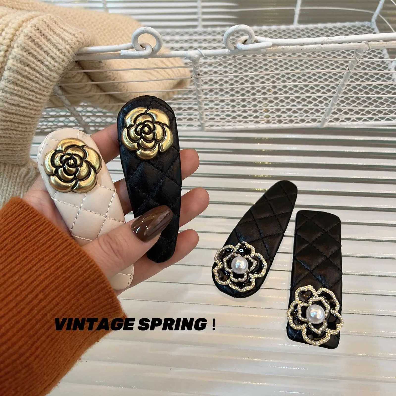 New PU Leather Camellia Hair Clips Vintage Bowknot Hairpin Cute Girls Barrettes Fashion Side Clips Geometric Simple Plaid Clip Y250808