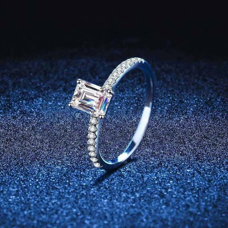 S Sterling Sier Wedding Ring with Emerald Radiant Cut Elegant Moissanite Style 1ct