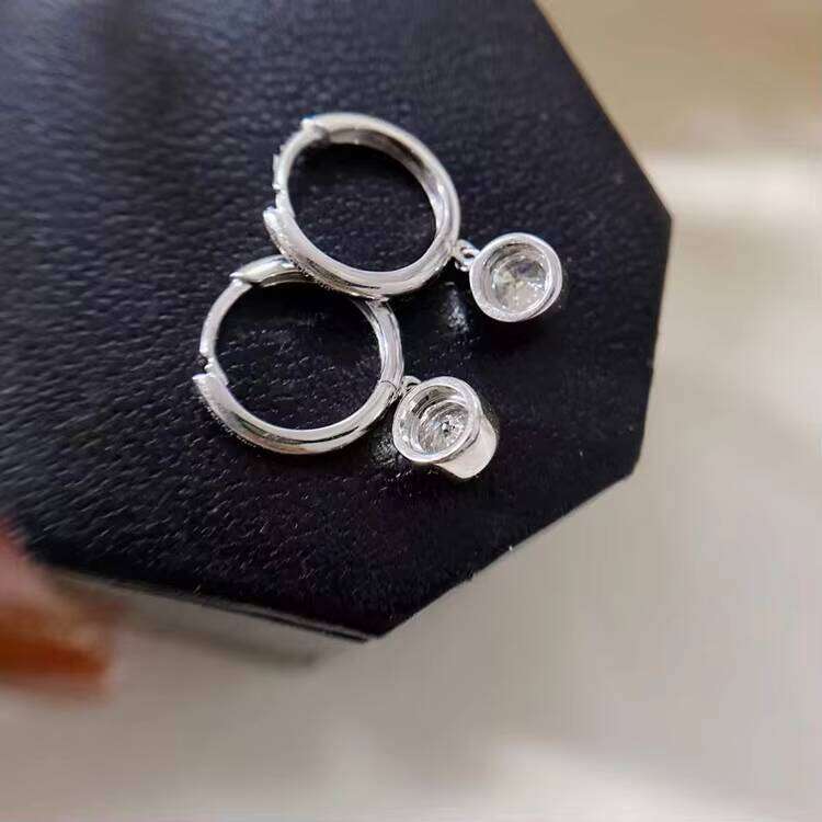 XingGuang 4mm 0.3ct VVS Moissanite Round Brilliant Cut Classic Hot Sale Gold Plated Fashion Jewelry Earrings Stud