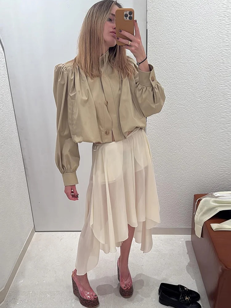Street Button Short Windbreaker Women Full Puff Sleeve Pleated Stand Collar Solid Jackets Female 2025 Summer Fall Lady Outwears 250728
