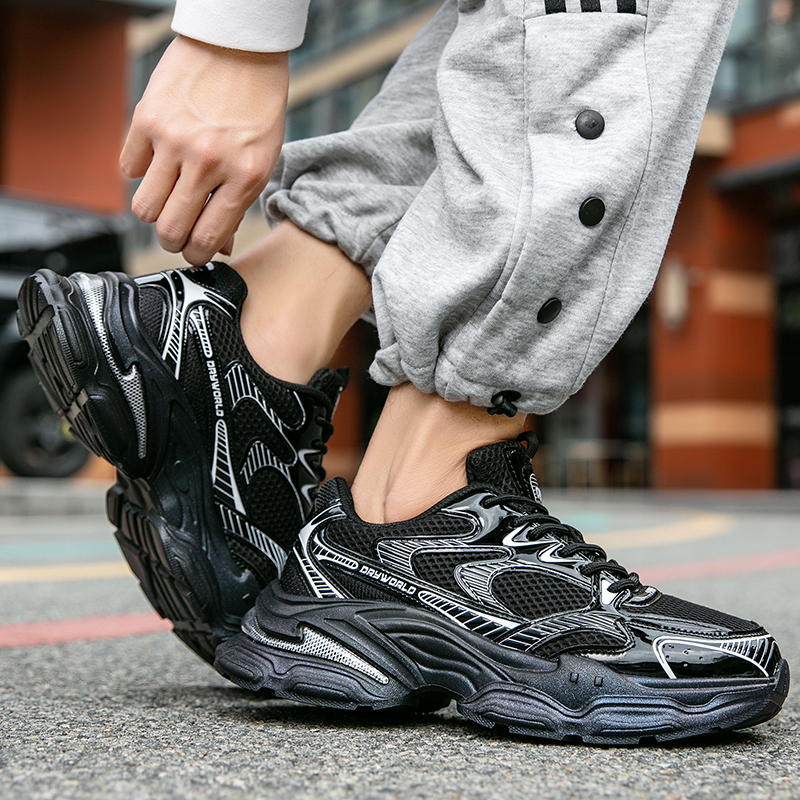 Lightweight comfortable dad thick soles in Hong Kong style; versatile casual shoes with mesh shock absorption and breathability for men