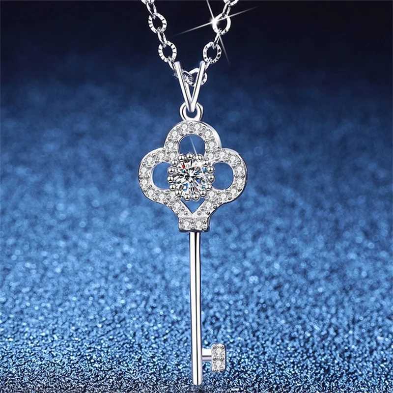 ZFSILVER Fashion Trendy Classic s925 Silver Moissanite Clover Key Necklace For Charms Women Accessories Party Jewelry Gift XL414 y250808