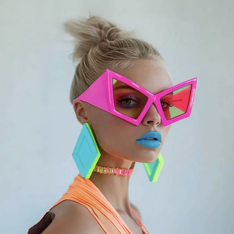 Customizable Big-Sized Shades for a Trendy Look