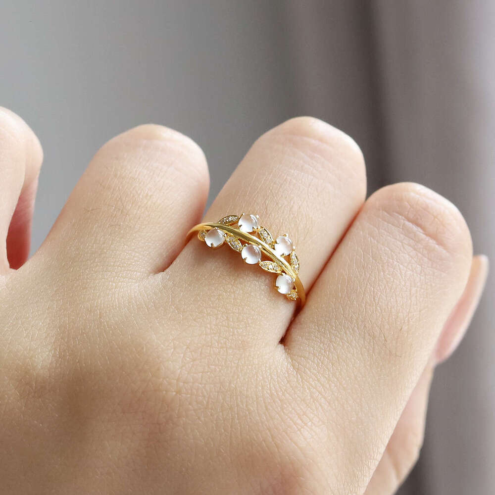 Vintage for Women Inlaid with High Imitation White Ice Egg Surface Leaf Adjustable Ring Light Luxury Trendy Niche Ins