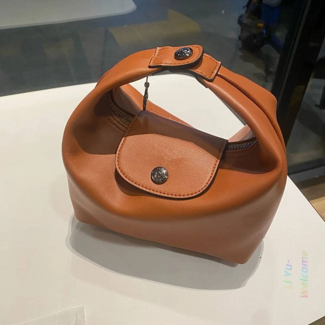 2025 new mini cowhide dumpg handbag lunch leather box bag can be matched with strap and single shoulder