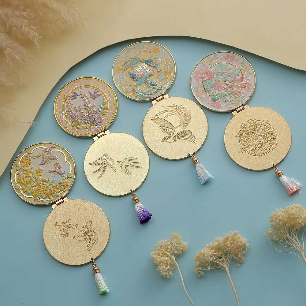 Carved Metal Folding Mirror Chinese-style Cultural and Creative Portable Handheld Makeup Mirror Tourist Souvenir Handheld Mirror Z250807