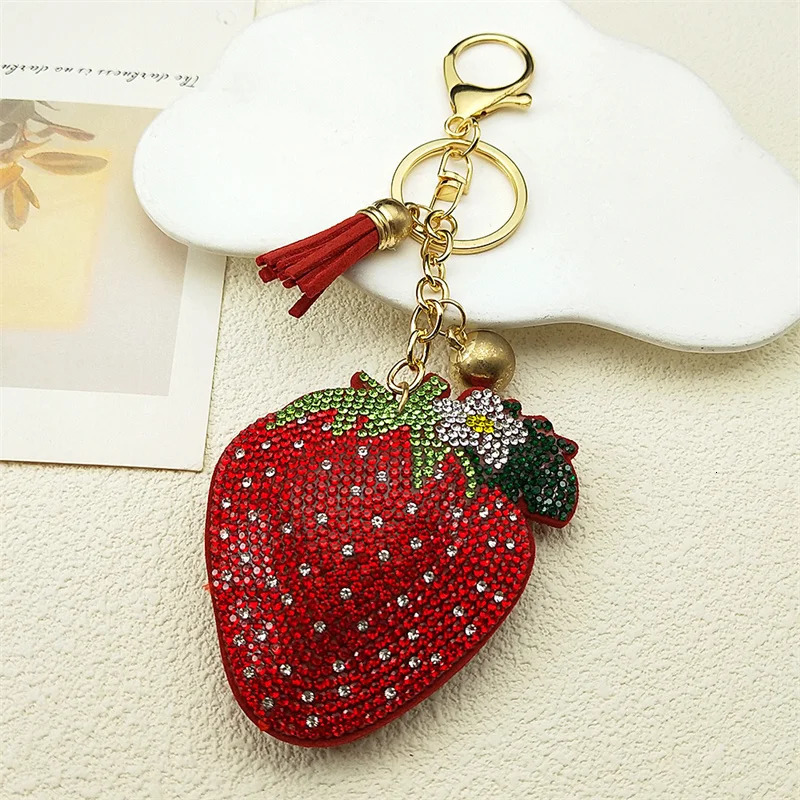 Fashion Strawberry Fruits Keychain Gold Color Tassel Flower Keyring Holder Jewelry porte 250807