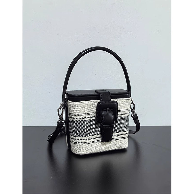 2025 Autumn New Women's fashion Shoulder Bag Retro Striped Color Blocked Women's Bucket Bag Women's Crossbody Bag Autumn New Designer B