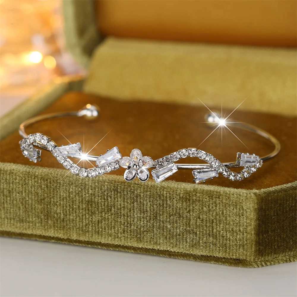 White Zircon Cute Wave Flower Open Bangle Bracelets For Women Vintage Silver Color Bridal Bracelet Jewelry Z250807