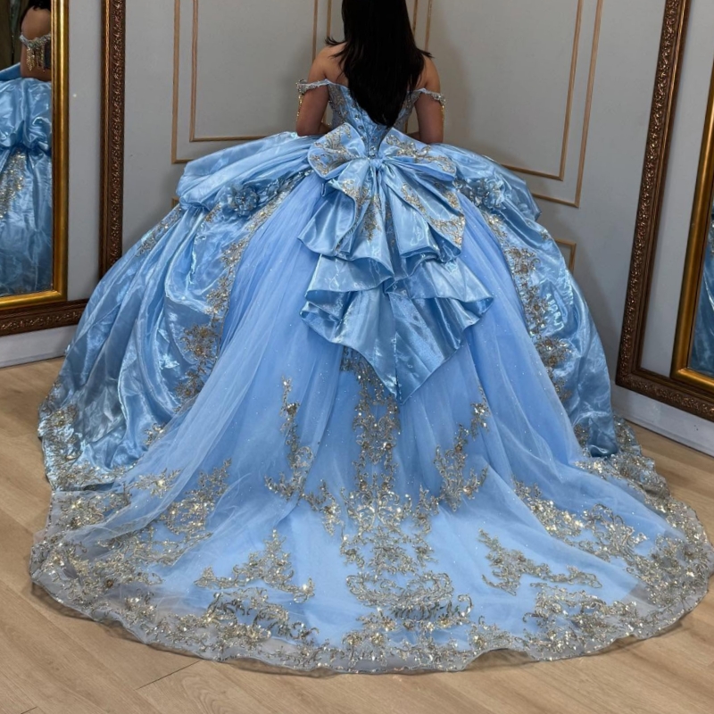 Sky Blue Shiny Quinceanera Dresses Off The Shoulder Applique Lace Beading Crystal Corset Bow Tull Ball Gown Vestidos De 15 Anos Sweet 16 Dress
